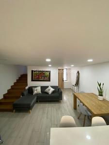 Casa de 5 alcobas en venta en El Poblado, Medellín, 260 m² · foto 18 de 19