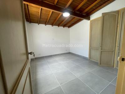 Apartamento de 4 alcobas en venta en Estadio, Medellín, 212 m² · foto 9 de 20