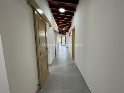 Apartamento de 4 alcobas en venta en Estadio, Medellín, 212 m² · foto 14 de 20