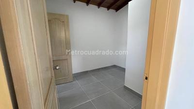 Apartamento de 4 alcobas en venta en Estadio, Medellín, 212 m² · foto 16 de 20