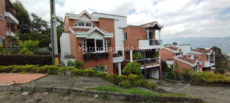 Casa de 4 Alcobas con Jardín Privado, Piscina y Gimnasio en El Poblado - 3