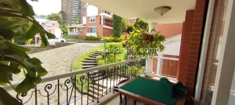 Casa de 4 Alcobas con Jardín Privado, Piscina y Gimnasio en El Poblado - 4
