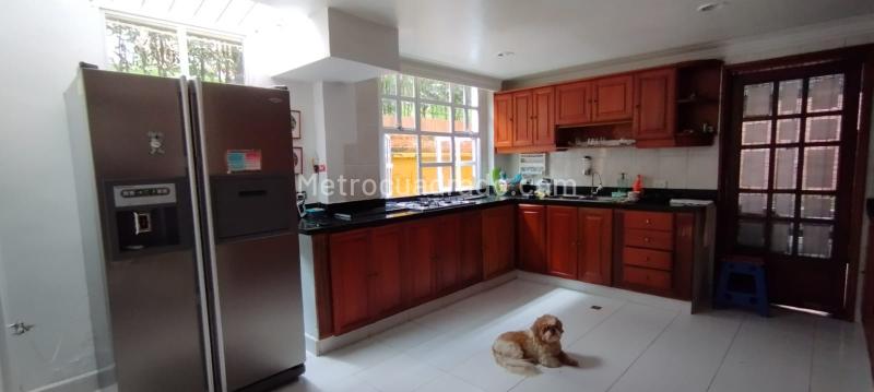 Casa de 4 Alcobas con Jardín Privado, Piscina y Gimnasio en El Poblado - 6