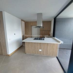 Apartamento en venta en El Poblado, Medellín · foto 3 de 17