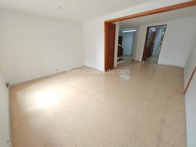Casa de 3 alcobas en venta en Las Antillas, Envigado, 184 m² · foto 3 de 20
