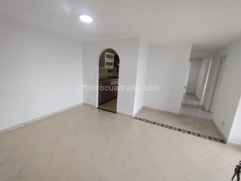 Charming 3BR Apartment in Loma De Los Bernal - 2