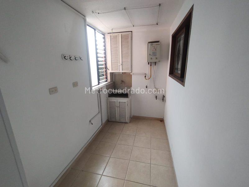 Charming 3BR Apartment in Loma De Los Bernal - 4