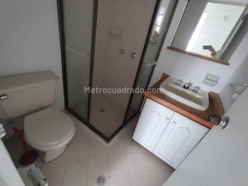 Charming 3BR Apartment in Loma De Los Bernal - 5