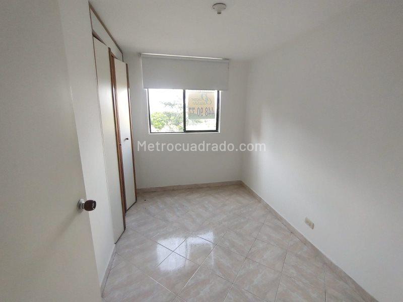 Charming 3BR Apartment in Loma De Los Bernal - 9
