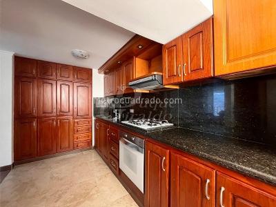 Apartamento de 3 alcobas en arriendo en El Poblado, Medellín, 170 m² · foto 2 de 20