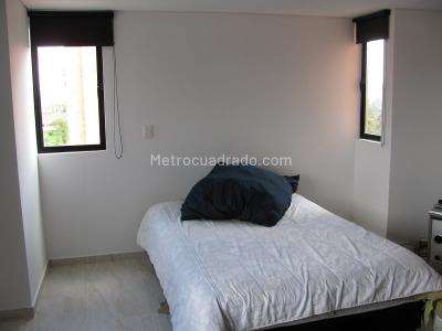 Apartamento de 2 alcobas en venta en Laureles 1, Rionegro, 78 m² · foto 2 de 16