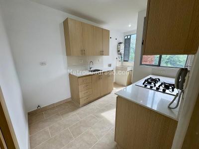 Apartamento de 3 alcobas en venta en Camino Verde, Envigado, 85 m² · foto 3 de 20