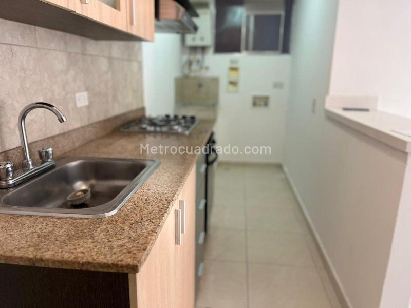 3BR Apartment for Rent in Ciudad del Río with Balcony and Parking - 2