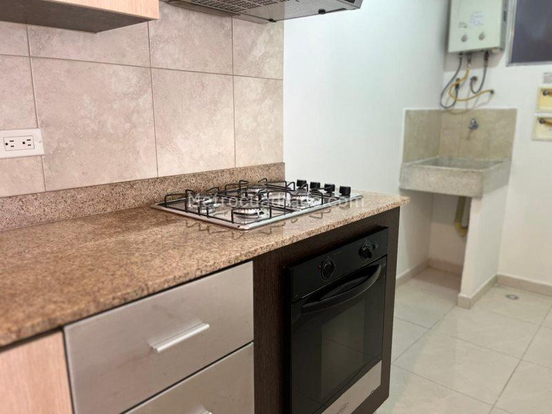 3BR Apartment for Rent in Ciudad del Río with Balcony and Parking - 3