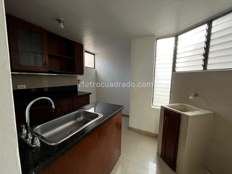Apartamento de 3 Alcobas en Poblado Manila con Balcón y Parqueadero - 6