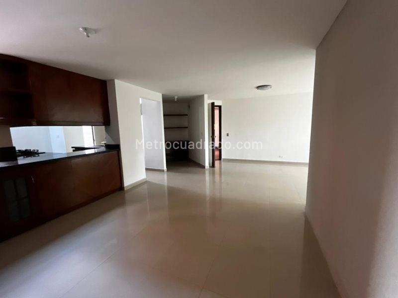 Apartamento de 3 Alcobas en Poblado Manila con Balcón y Parqueadero - 7