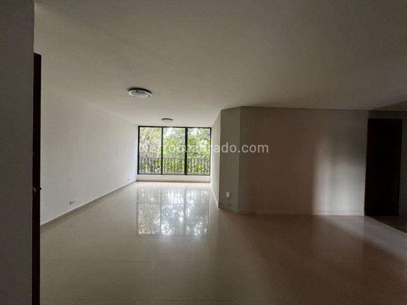 Apartamento de 3 Alcobas en Poblado Manila con Balcón y Parqueadero - 9