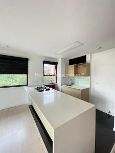 Apartamento en arriendo en Loma De Las Brujas, Envigado · foto 2 de 14