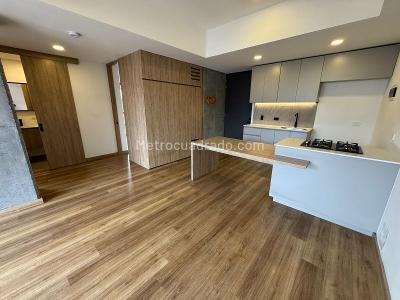 Apartamento de 2 alcobas en venta en Las Casitas, Envigado, 70 m² · foto 3 de 12