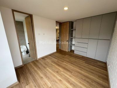 Apartamento de 2 alcobas en venta en Las Casitas, Envigado, 70 m² · foto 4 de 12