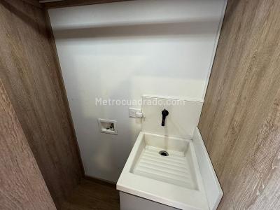 Apartamento de 2 alcobas en venta en Las Casitas, Envigado, 70 m² · foto 11 de 12
