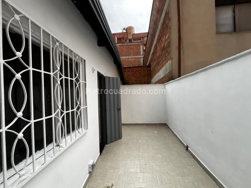 Casa Grande de 5 Alcobas en Laureles - 9
