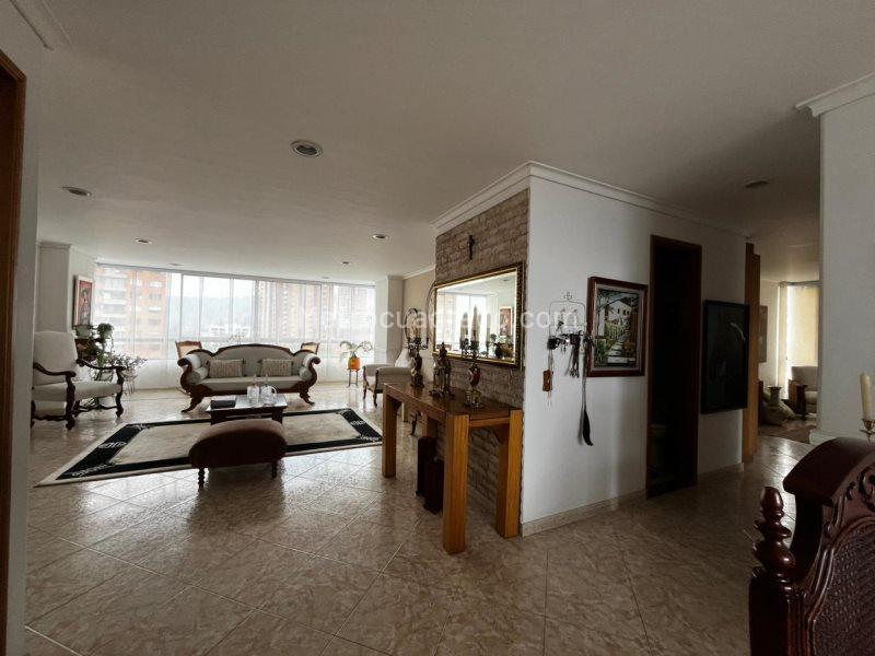 Spacious 3BR Apartment in Los Balsos