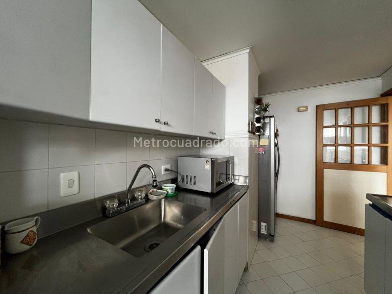 Spacious 3BR Apartment in Los Balsos - 4