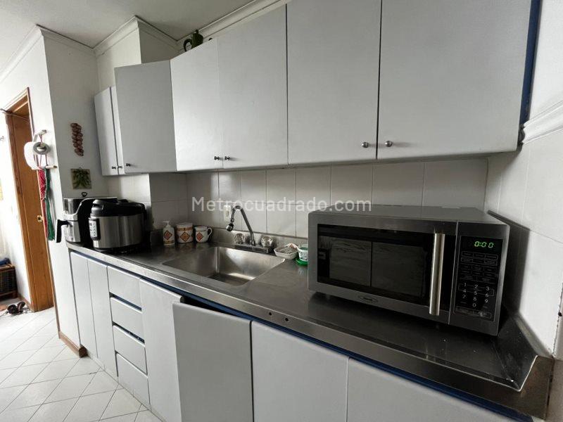 Spacious 3BR Apartment in Los Balsos - 6