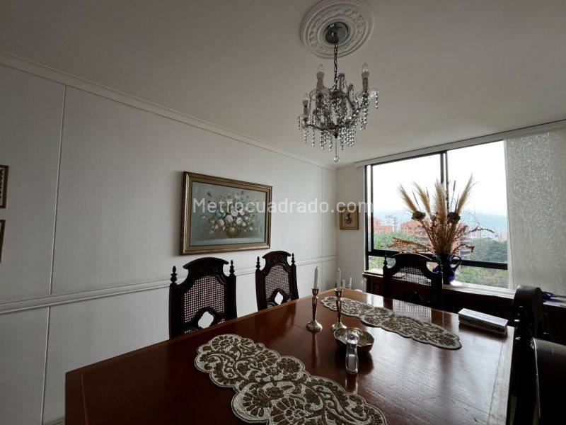 Spacious 3BR Apartment in Los Balsos - 8