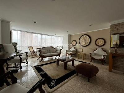 Apartamento de 3 alcobas en arriendo en El Poblado, Medellín, 147 m² · foto 2 de 20