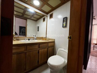 Apartamento de 3 alcobas en arriendo en El Poblado, Medellín, 147 m² · foto 11 de 20