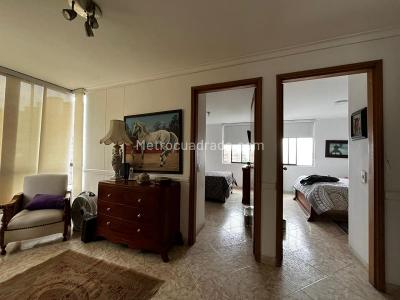 Apartamento de 3 alcobas en arriendo en El Poblado, Medellín, 147 m² · foto 15 de 20