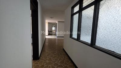Apartamento de 4 alcobas en venta en Conquistadores, Medellín, 237 m² · foto 6 de 20