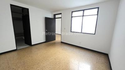 Apartamento de 4 alcobas en venta en Conquistadores, Medellín, 237 m² · foto 7 de 20