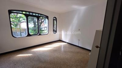 Apartamento de 4 alcobas en venta en Conquistadores, Medellín, 237 m² · foto 17 de 20
