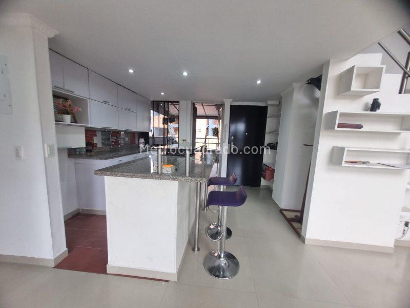 Spectacular 5BR Penthouse in Velodromo - 2