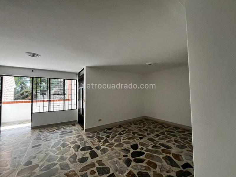 3BR Apartment Near Floresta Station - 2