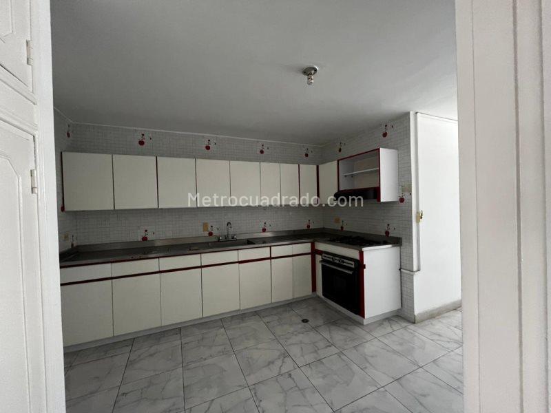3BR Apartment Near Floresta Station - 5