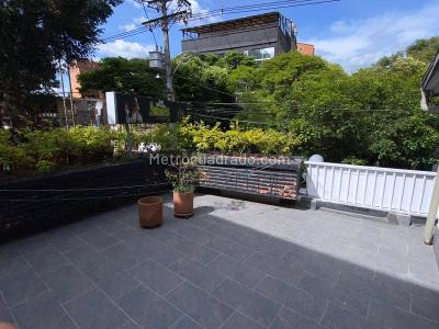 Casa de 3 alcobas en venta en Laureles, Medellín, 276 m² · foto 3 de 16
