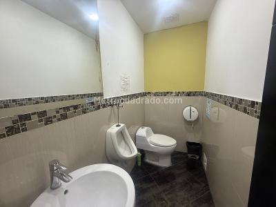 Casa de 5 alcobas en venta en Laureles, Medellín, 280 m² · foto 19 de 20