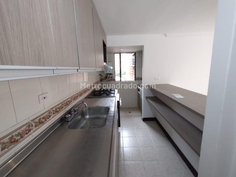 Modern 2BR Apartment with Balcony in El Poblado - 2