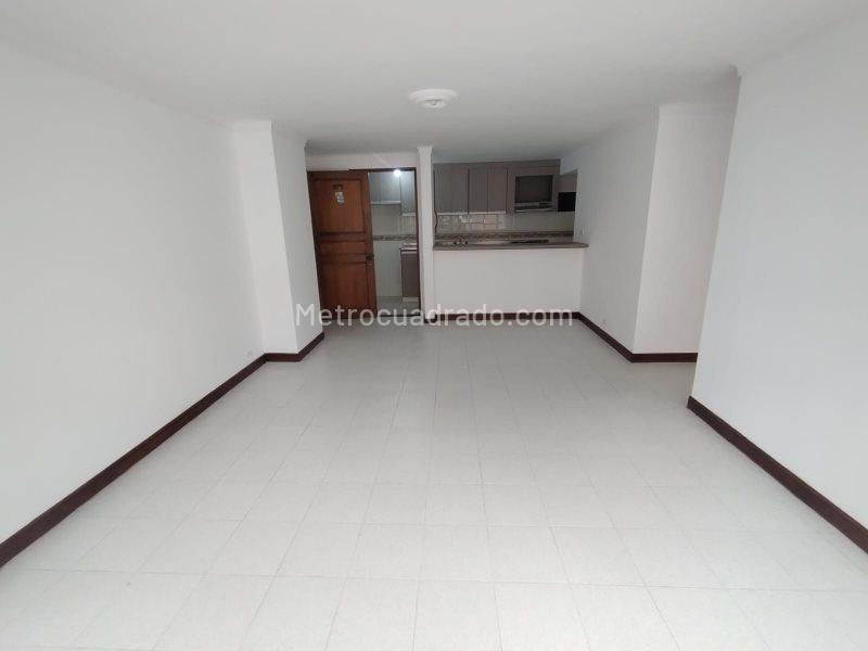 Modern 2BR Apartment with Balcony in El Poblado - 3