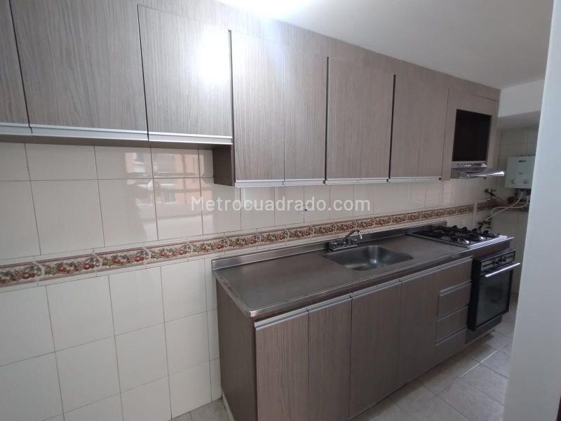 Apartamento moderno de 2 Alcobas con balcón en El Poblado