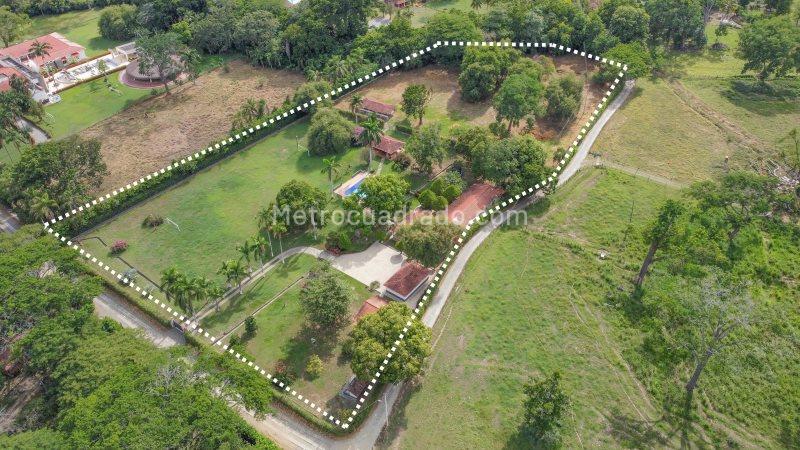 4BR Country House in El Espinal (16873 m²) for Sale - 2