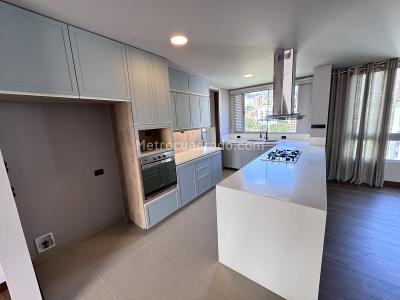 Apartamento de 3 alcobas en arriendo en El Poblado, Medellín, 202 m² · foto 2 de 20