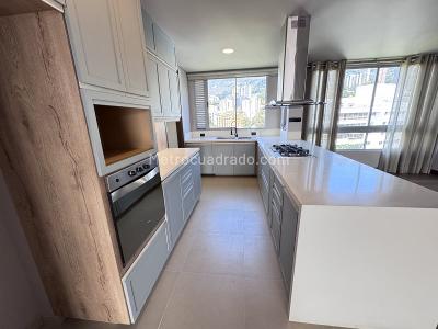 Apartamento de 3 alcobas en arriendo en El Poblado, Medellín, 202 m² · foto 3 de 20