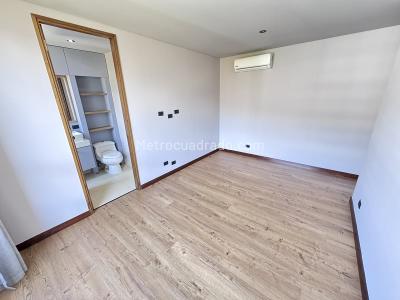 Apartamento de 3 alcobas en arriendo en El Poblado, Medellín, 202 m² · foto 8 de 20