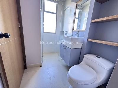 Apartamento de 3 alcobas en arriendo en El Poblado, Medellín, 202 m² · foto 18 de 20