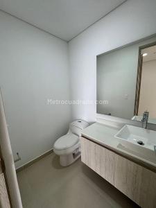 Apartamento de 3 alcobas en arriendo en Loma El Escobero, Envigado, 150 m² · foto 16 de 19